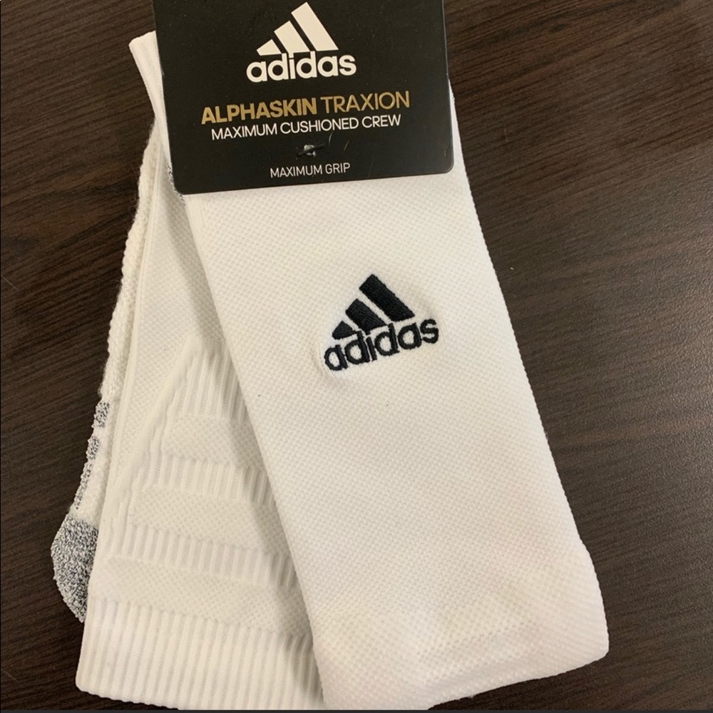 💥Host Pick💥Adidas Alphaskin Traxion Maximum Cushioned Crew